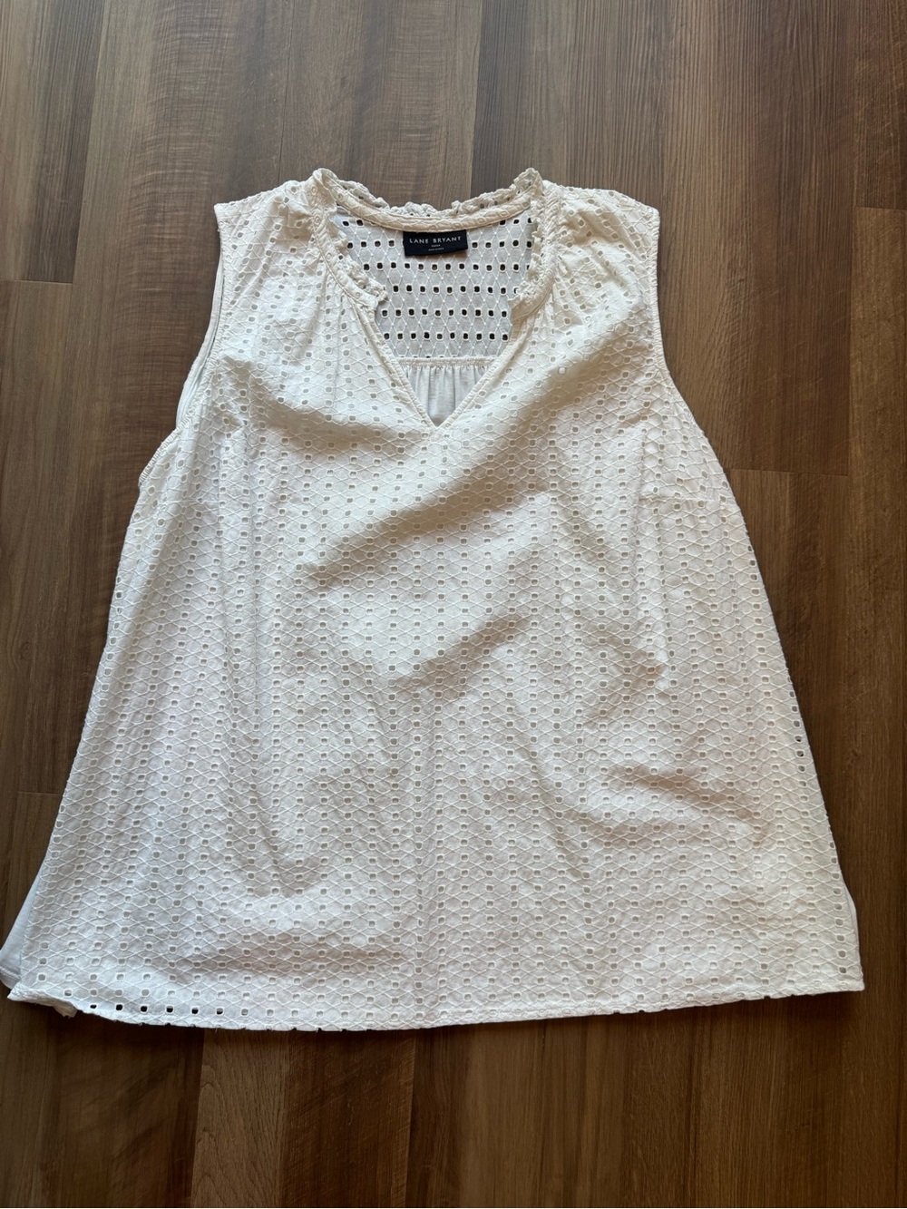Lane Bryant Cream Eyelet Sleeveless V-Neck Camisole